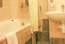 Bathroom Unit (Suite), Hotel «Reikartz Dvorjets»